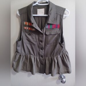 Altar’d State Women’s Sz M Button Up Sleeveless Peplum Top/Vest Festival Boho